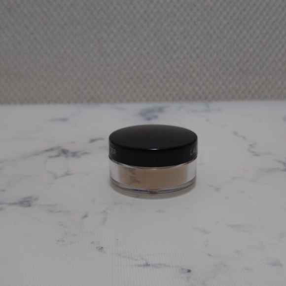 LAURA MERCIER Translucent Loose Setting Powder .07 oz Mini Travel Size - Picture 2 of 6